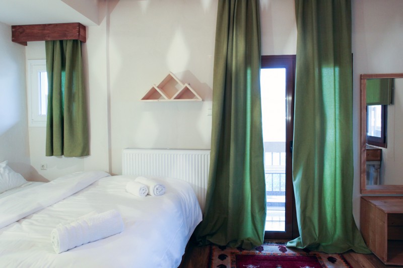 Τρίκλινο Δωμάτιο Κουκουνάρι